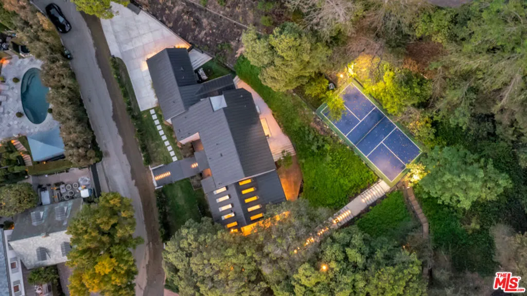 10560 Dolcedo Way, Bel Air, California 90077 home-pic-68